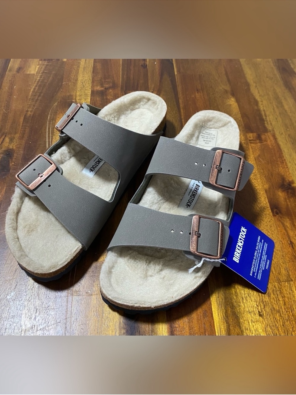 NWT Birkenstock Arizona Shearling-Lined Sandals in Gray with Rose Gold Buckles .